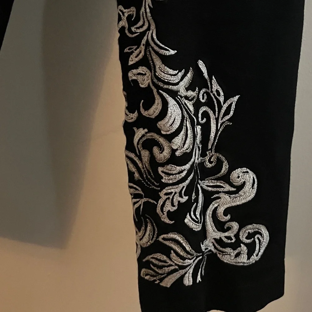 Black Pull-On Pants with White Floral Embroidery – Size 18, Stretch Waist - Picture 4 of 5